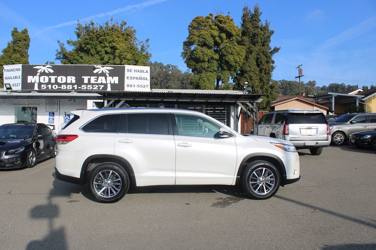 2018 Toyota Highlander SE XLE photo 3