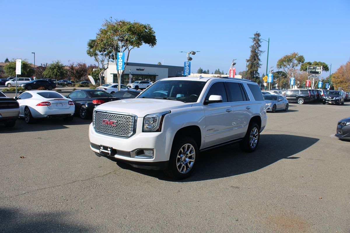 2017 Gmc Yukon Denali photo 2
