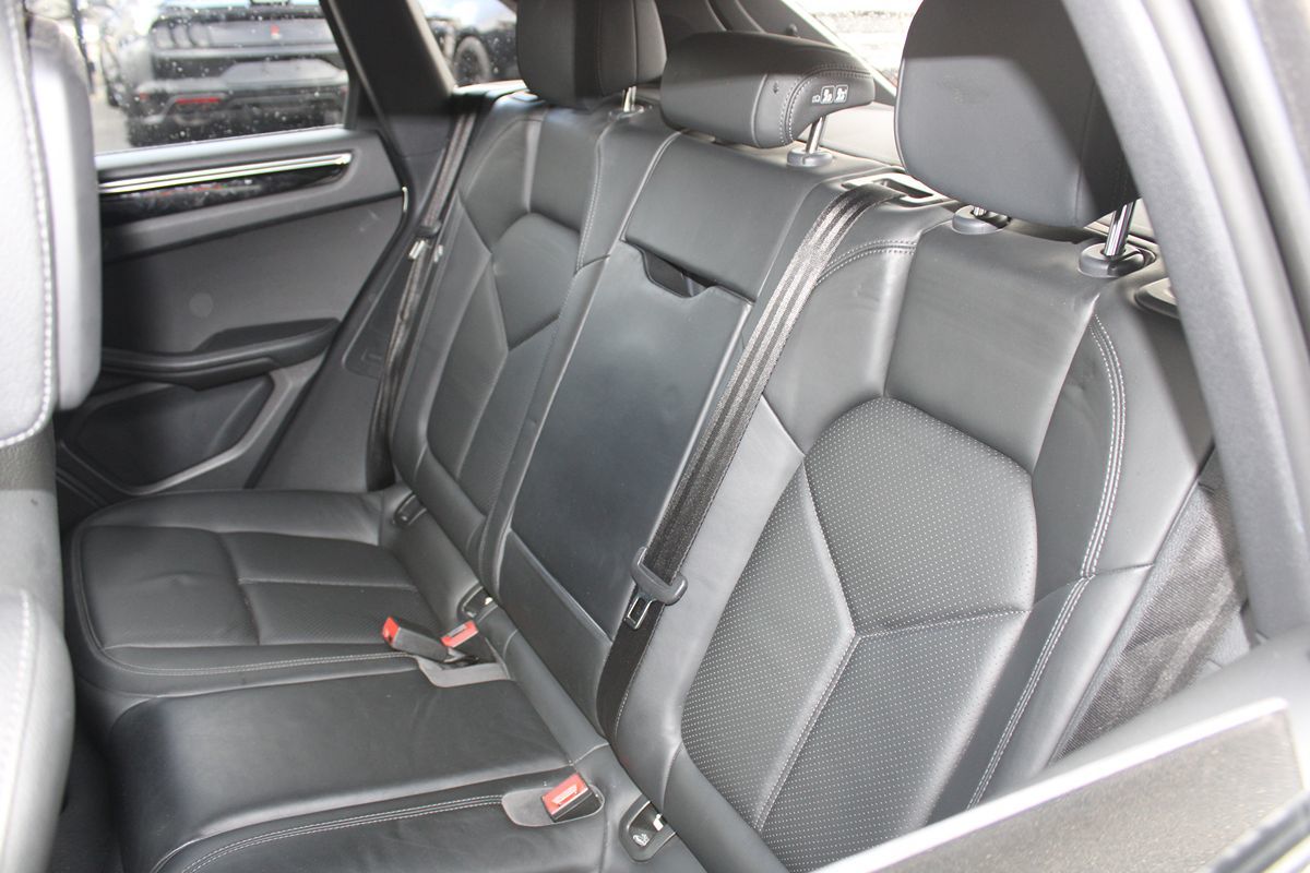 2015 Porsche Macan S - Photo 17