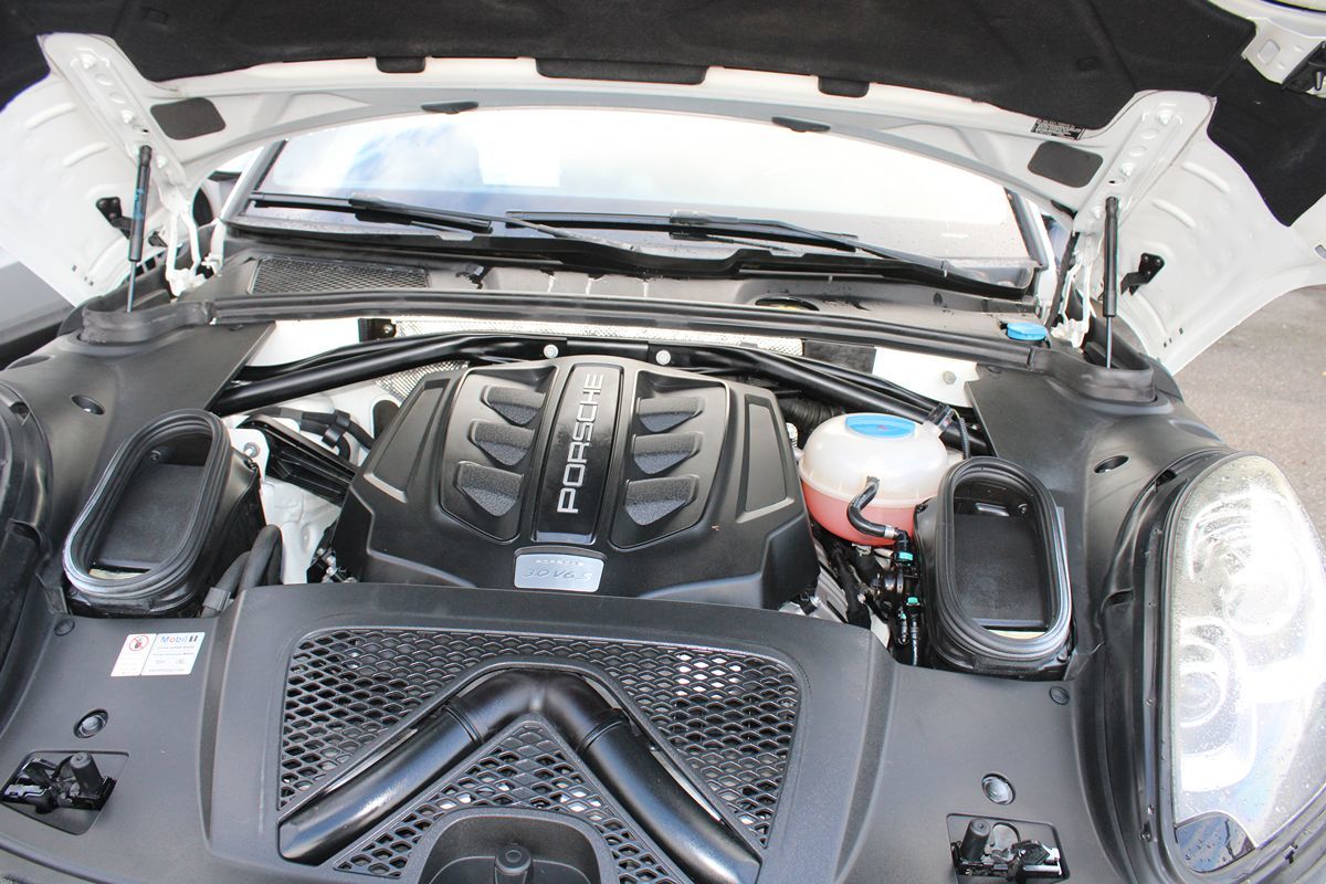 2015 Porsche Macan S - Photo 20