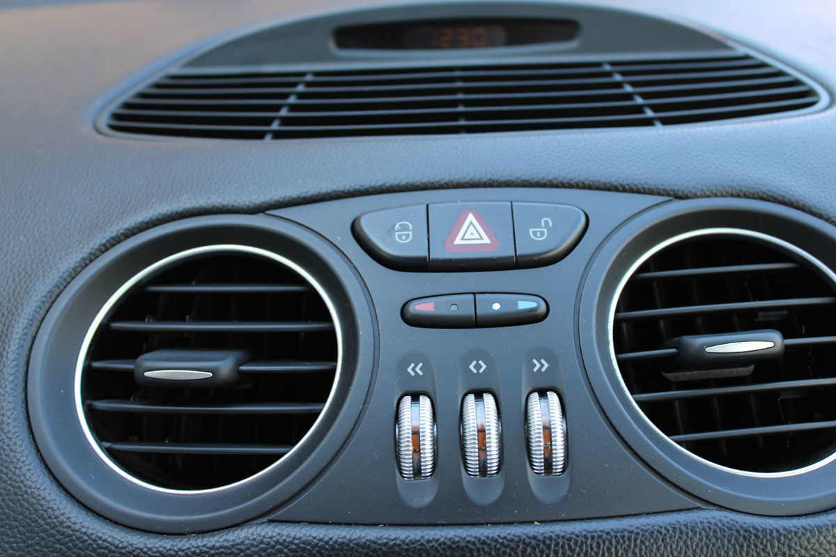 2004 Mercedes-Benz SL-Class SL500 - Photo 13