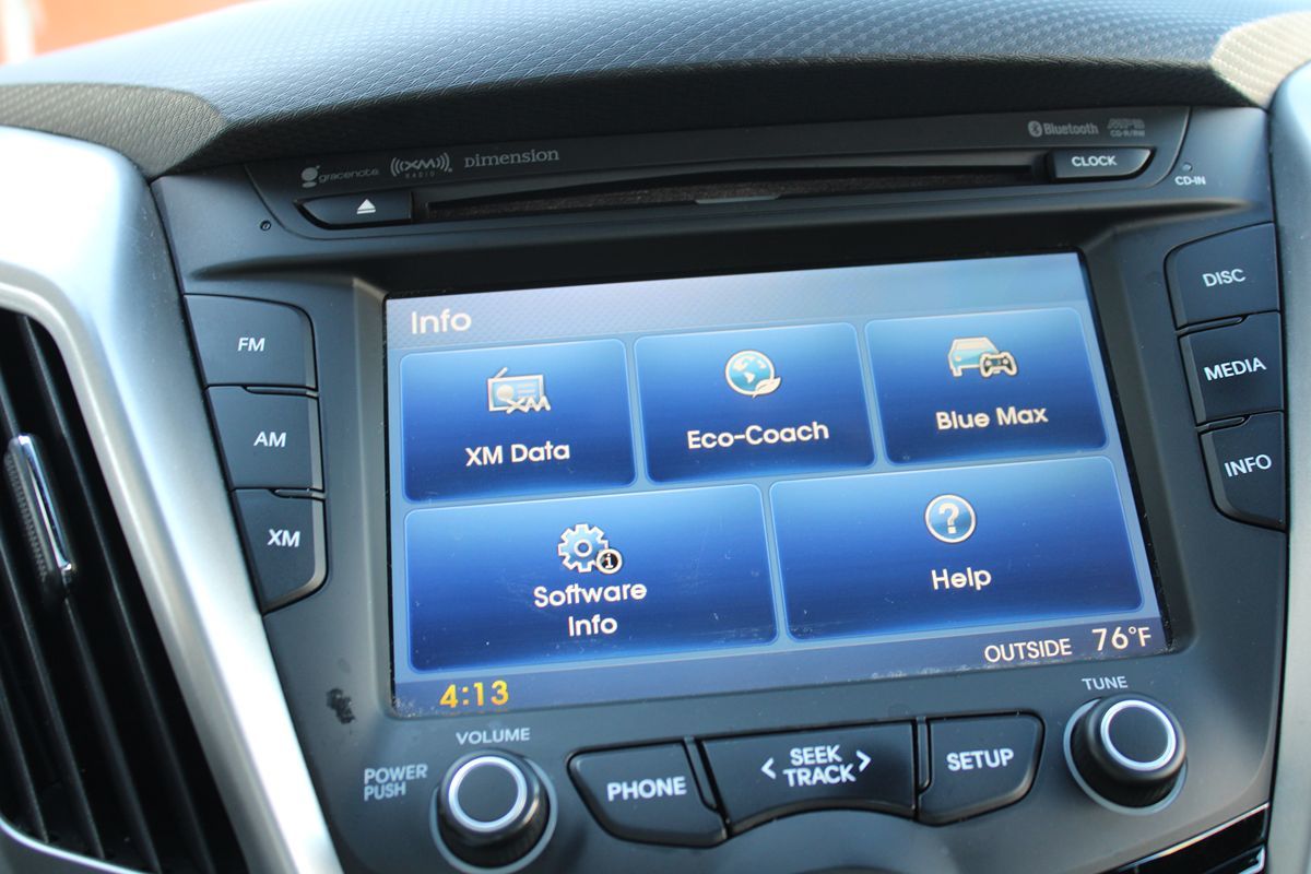 2016 Hyundai Veloster Base - Photo 17