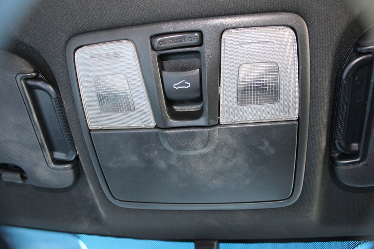 2016 Hyundai Veloster Base - Photo 20