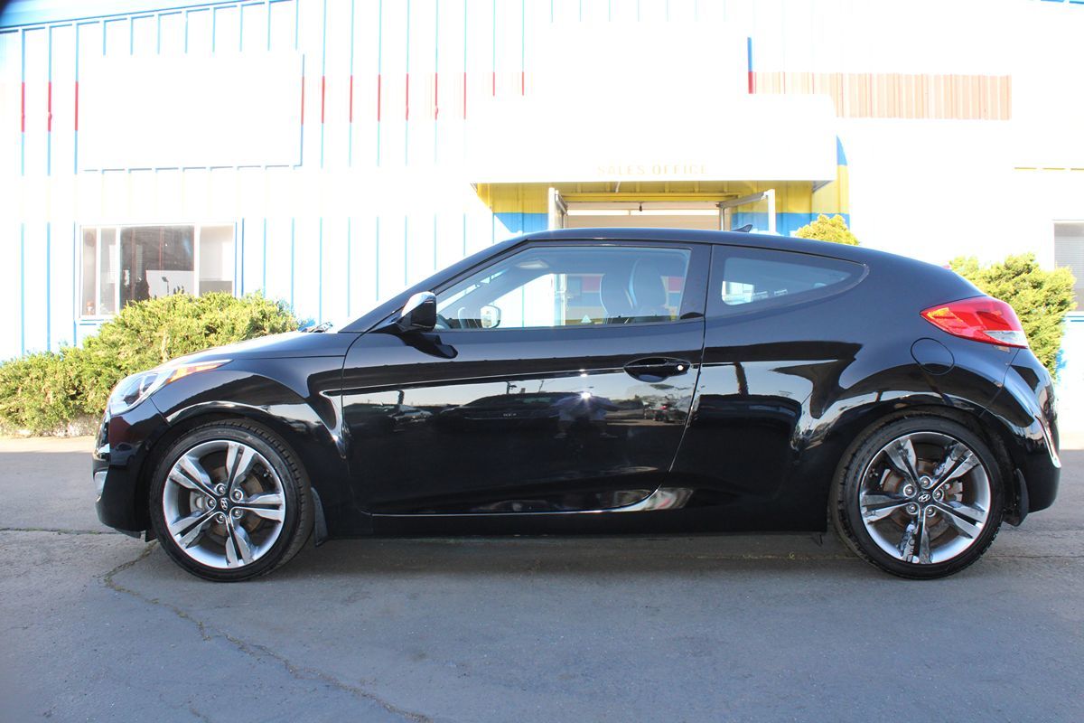 2016 Hyundai Veloster Base - Photo 23