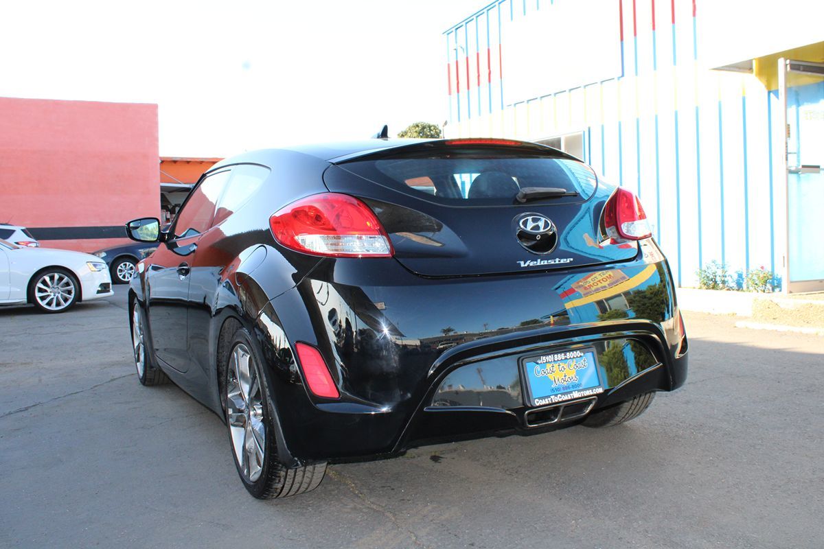 2016 Hyundai Veloster Base - Photo 24