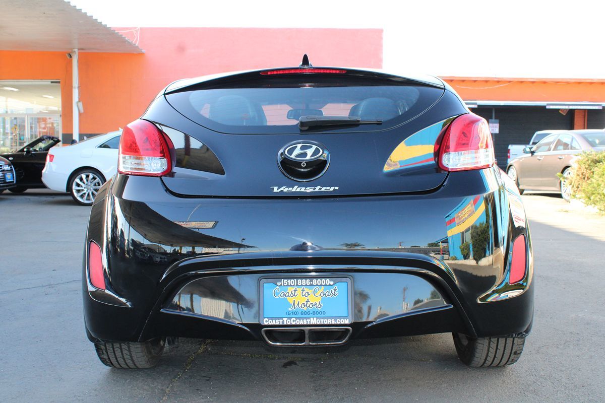 2016 Hyundai Veloster Base - Photo 25