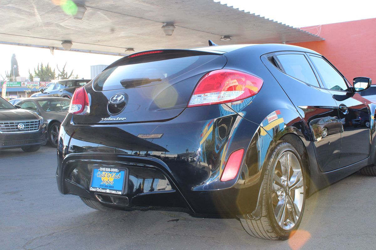 2016 Hyundai Veloster Base - Photo 26