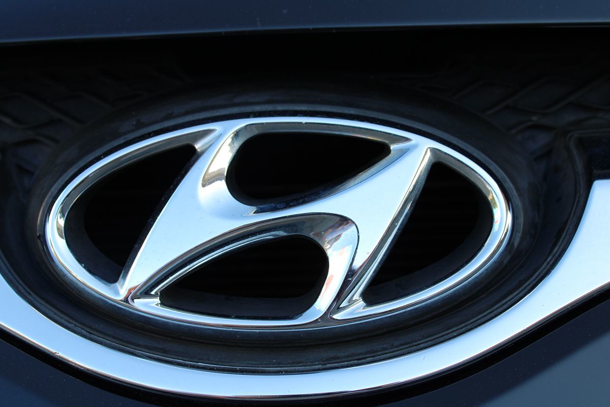 2016 Hyundai Veloster Base - Photo 28