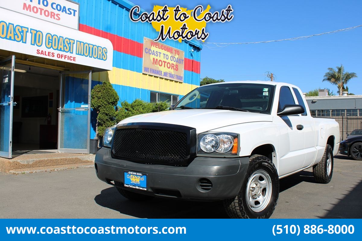 Bright White 2006 Dodge Dakota Pickup Truck Rear-Wheel Drive Automatic