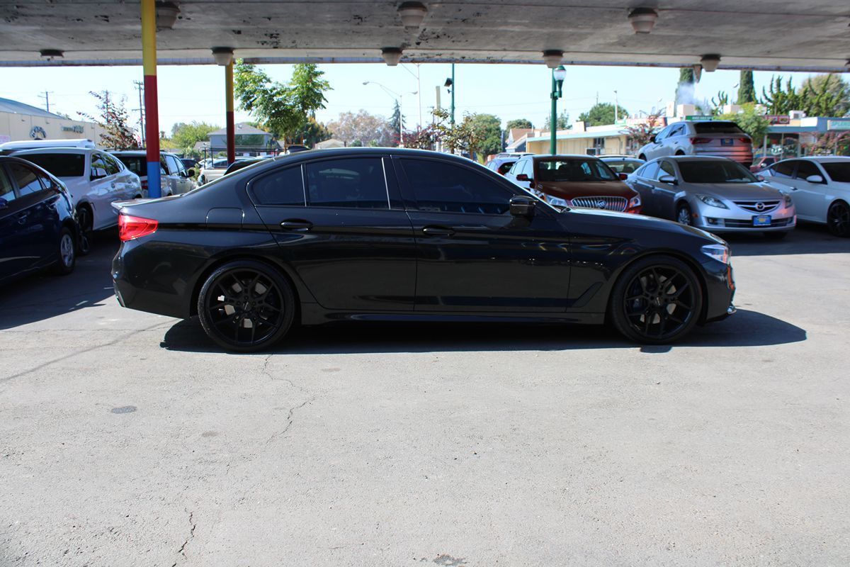 BMW 5 Series photo 32