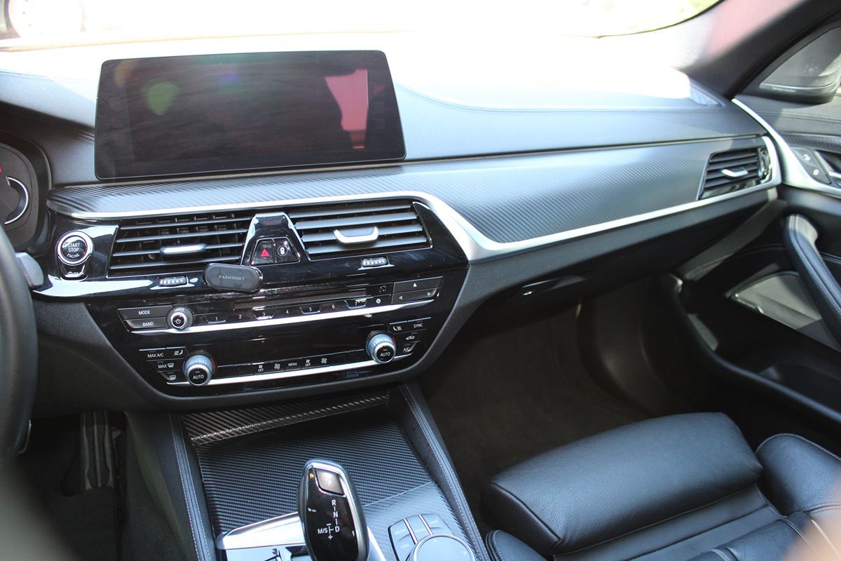 BMW 5 Series photo 10