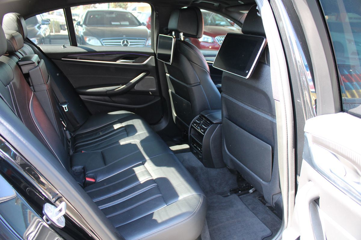 BMW 5 Series photo 12