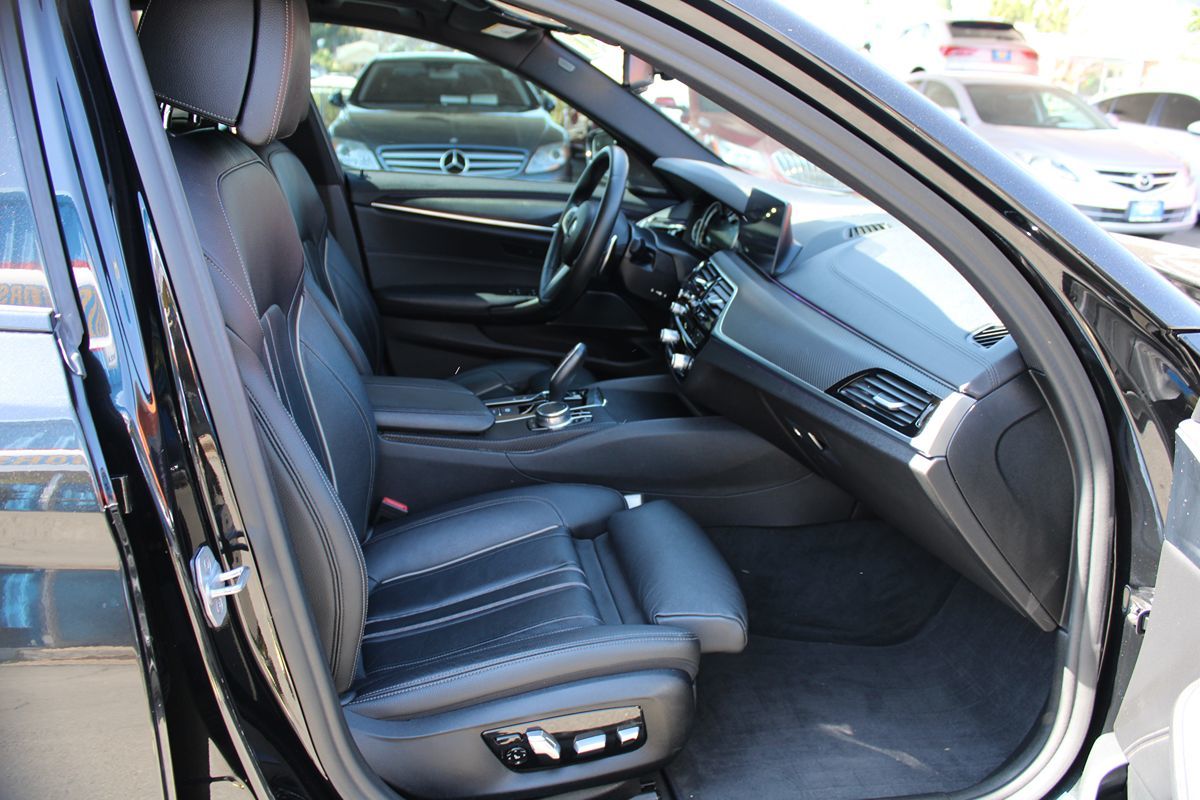 BMW 5 Series photo 13