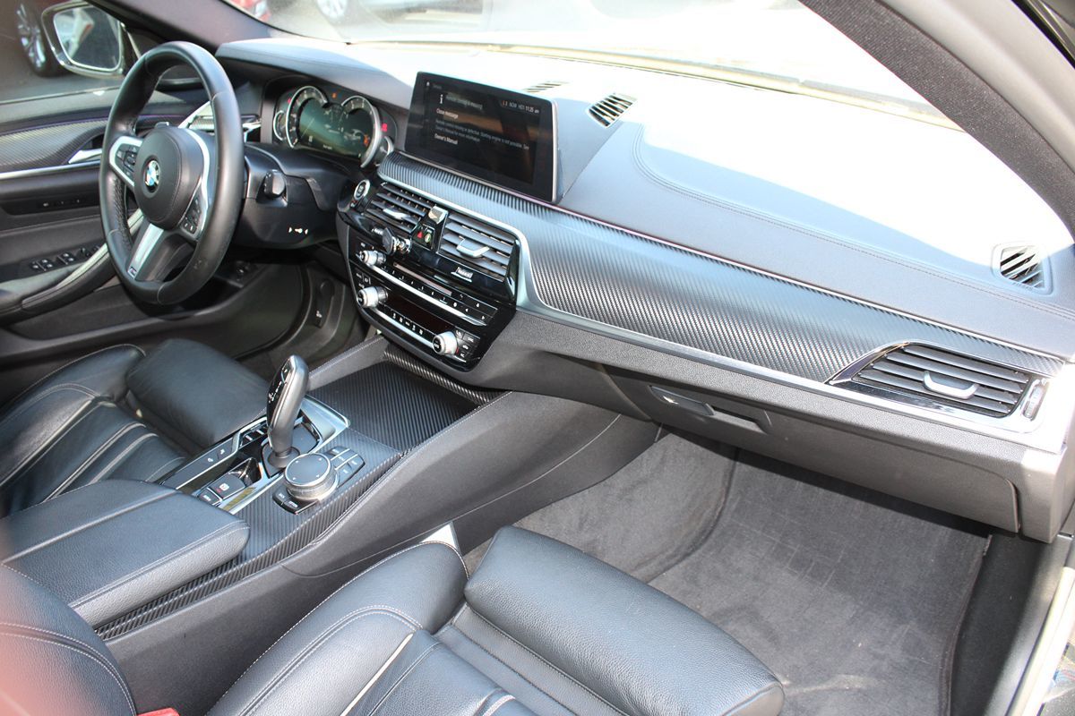 BMW 5 Series photo 14