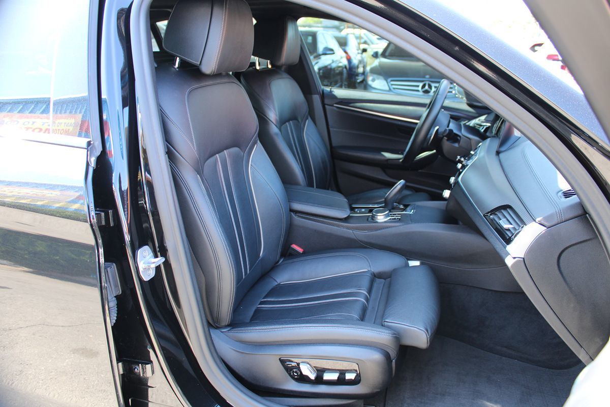 BMW 5 Series photo 15