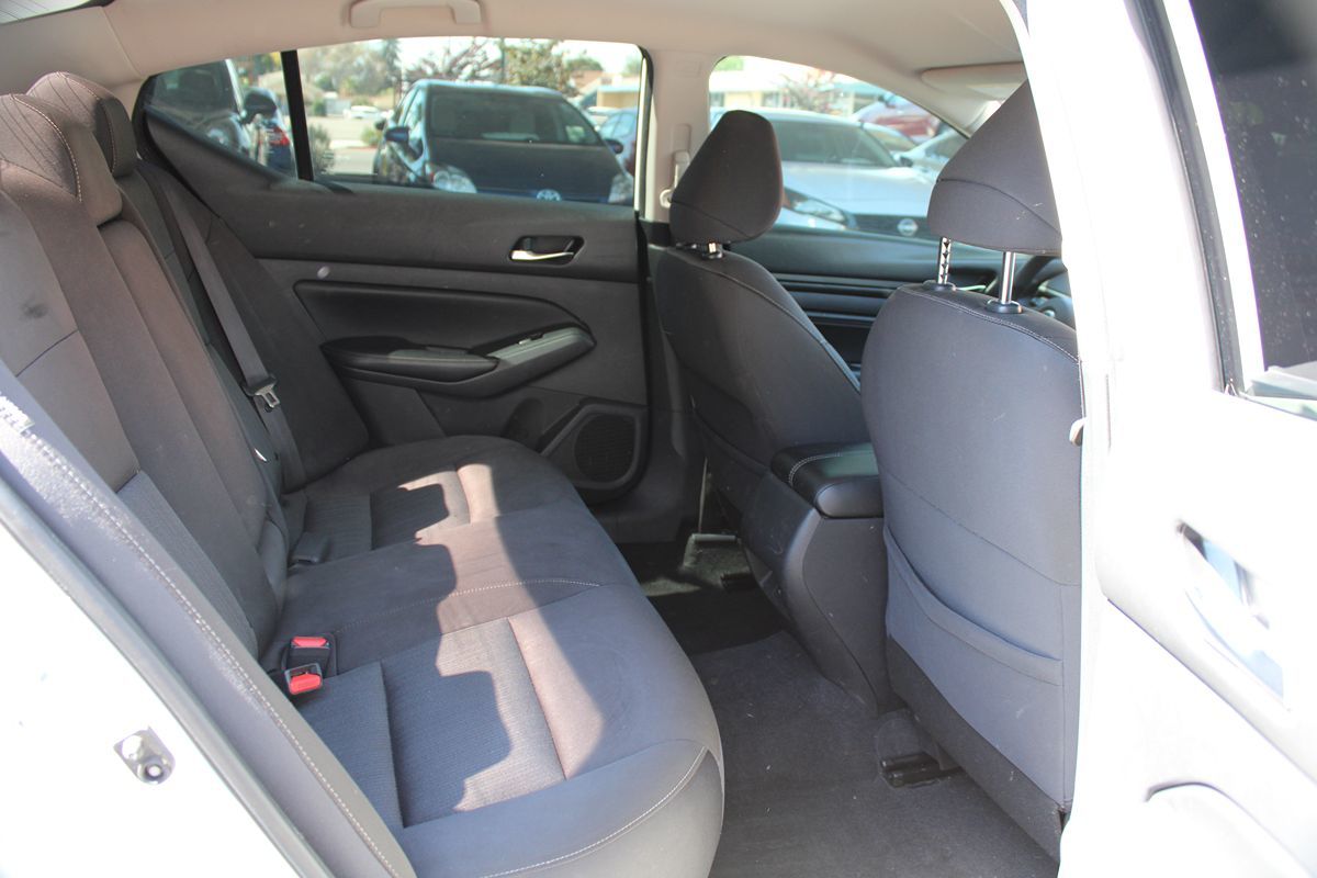 Nissan Altima photo 13