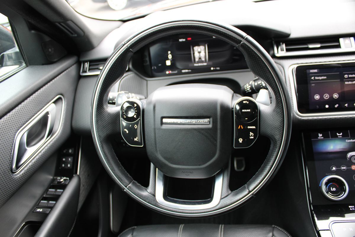 Land Rover Range Rover Velar photo 10
