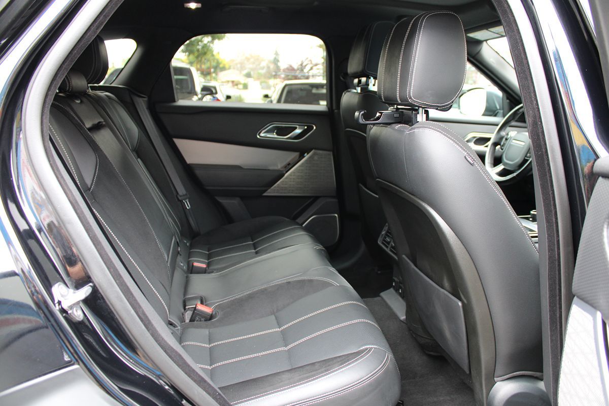 Land Rover Range Rover Velar photo 14