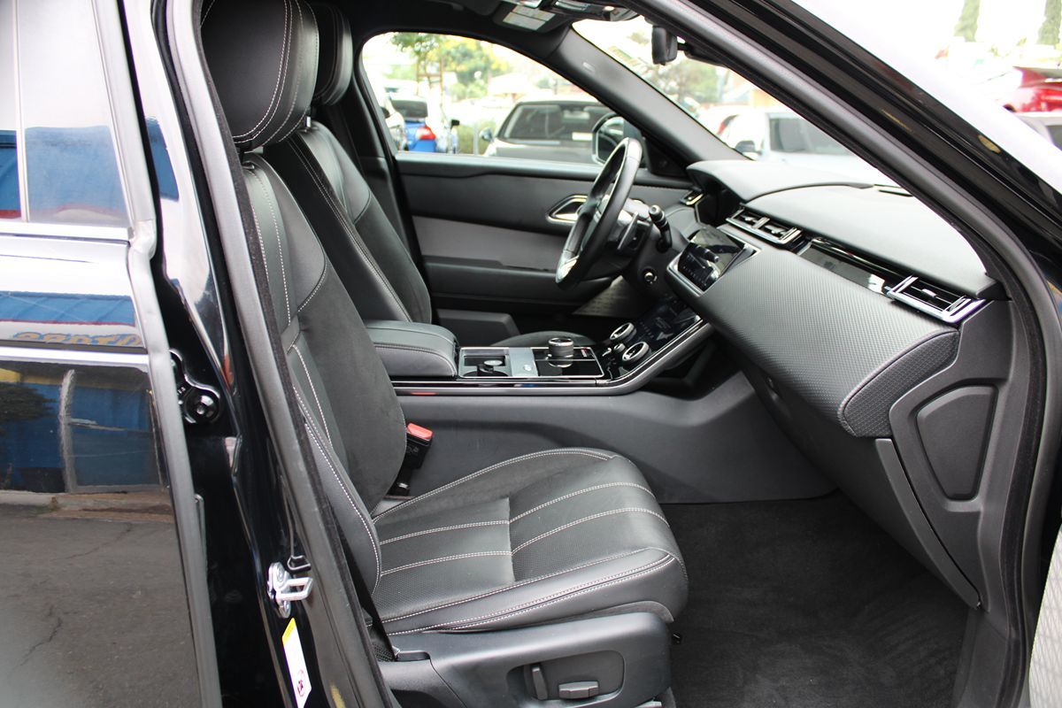 Land Rover Range Rover Velar photo 15