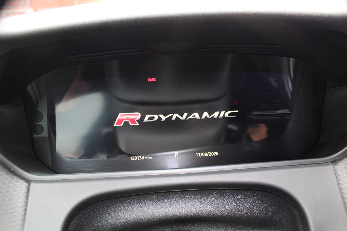 Land Rover Range Rover Velar photo 19