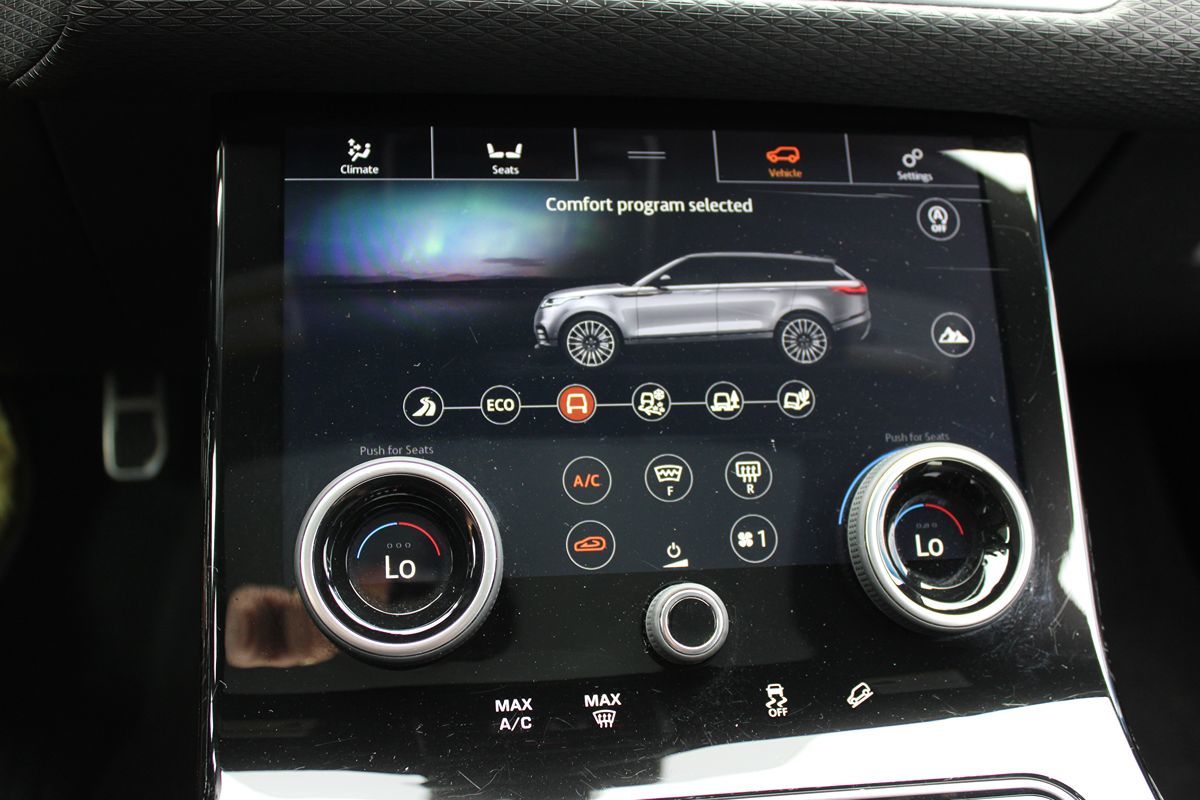 Land Rover Range Rover Velar photo 22