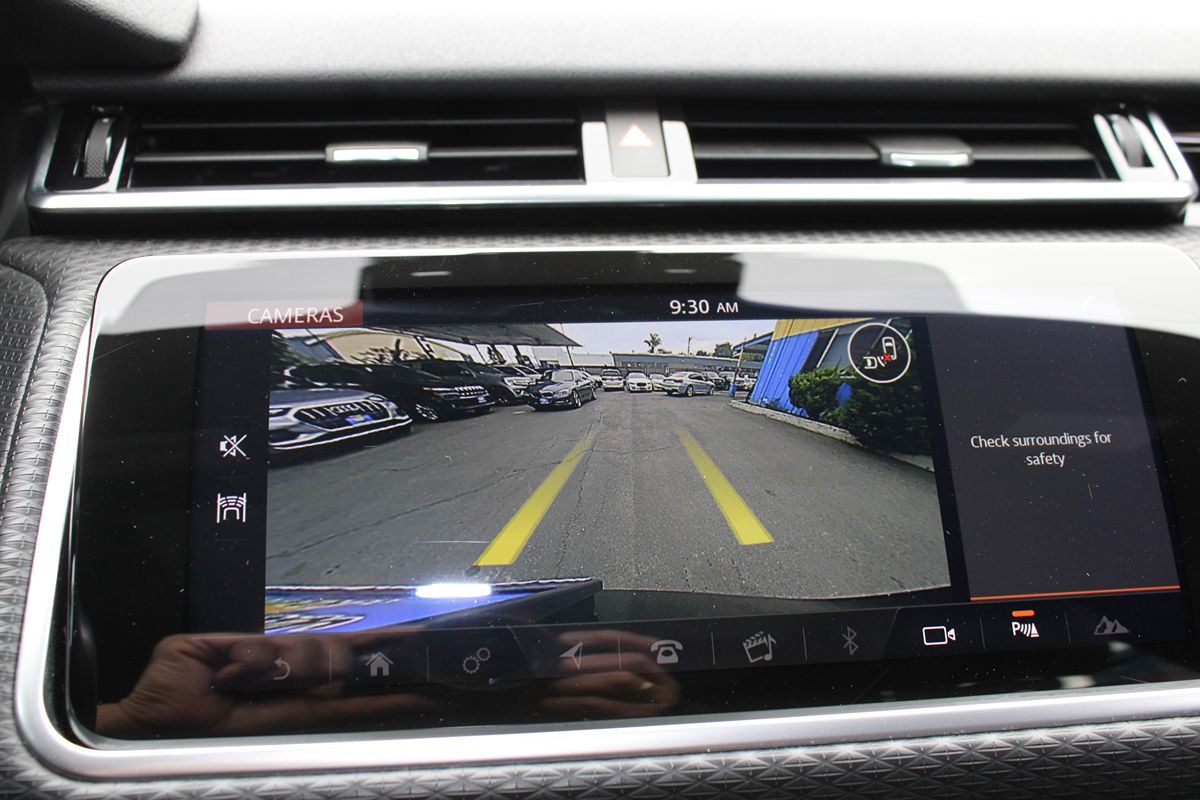 Land Rover Range Rover Velar photo 25