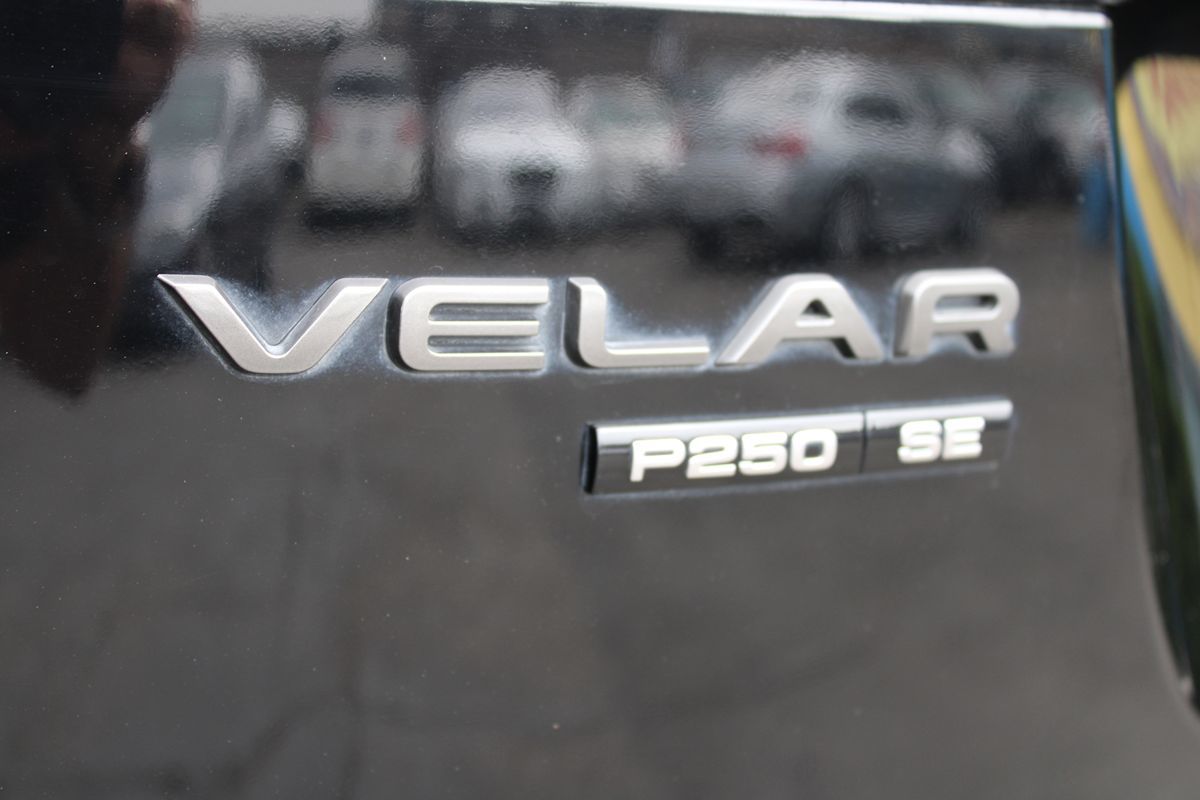Land Rover Range Rover Velar photo 34