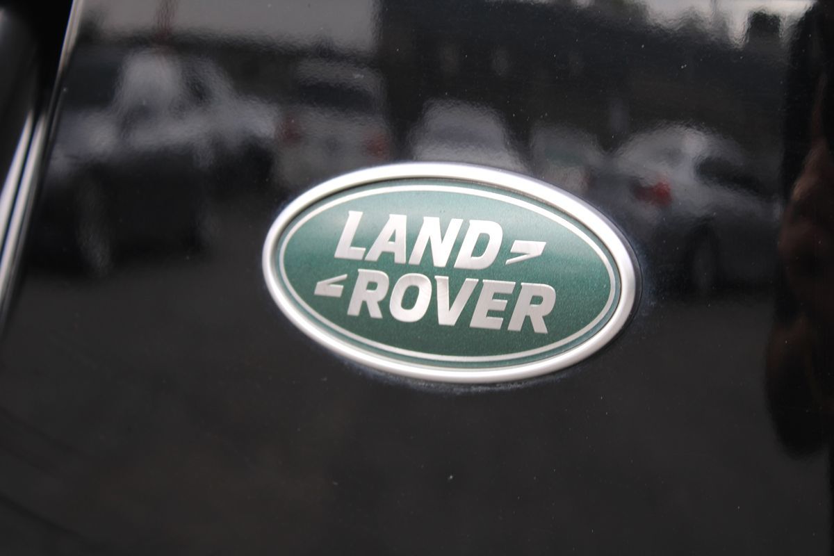 Land Rover Range Rover Velar photo 35
