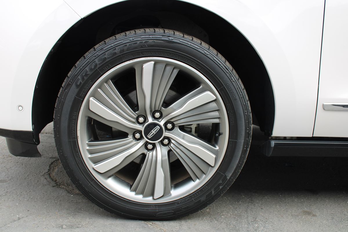 Lincoln Navigator photo 4