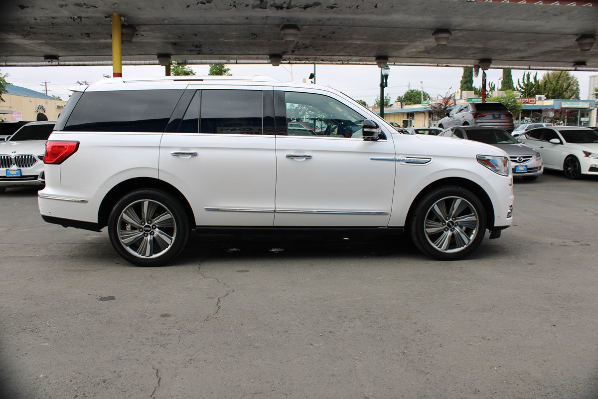 Lincoln Navigator photo 35