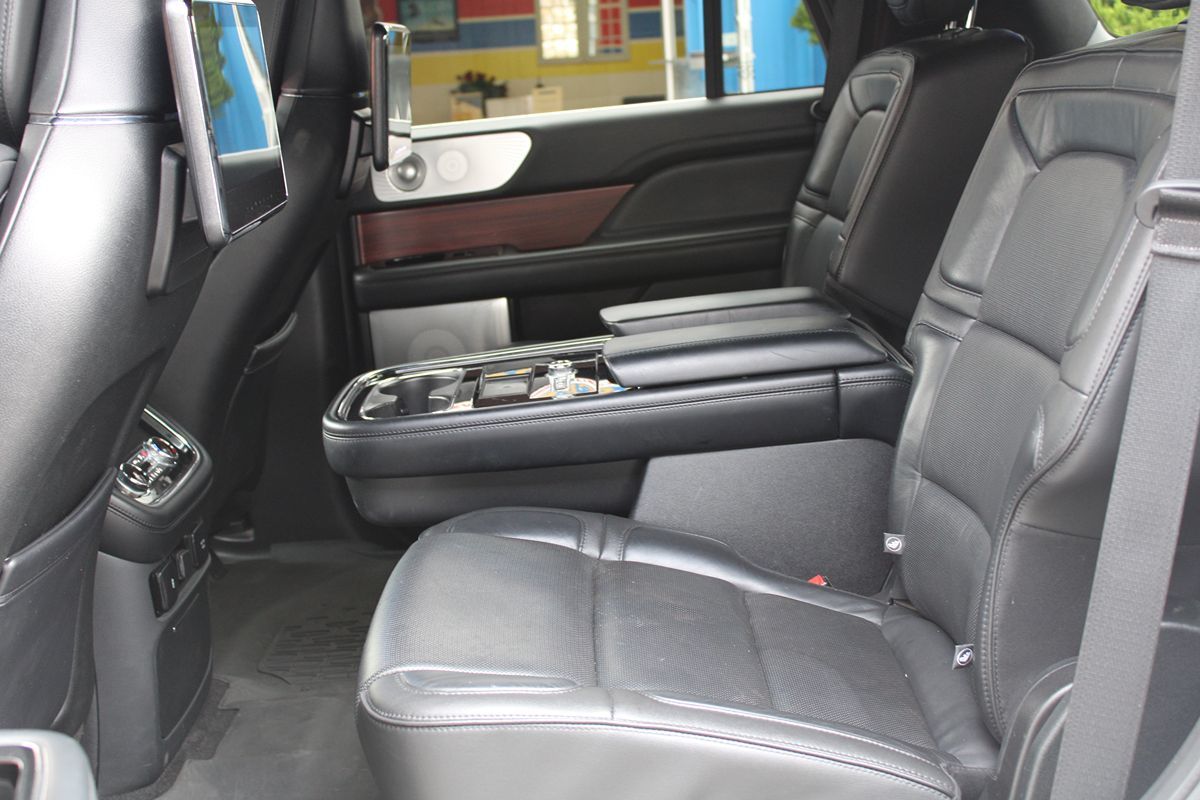 Lincoln Navigator photo 7