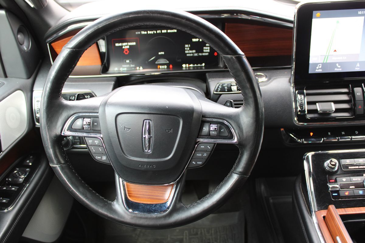 Lincoln Navigator photo 18