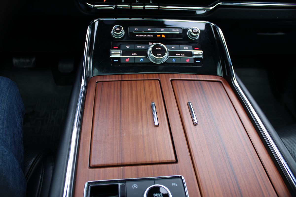 Lincoln Navigator photo 29