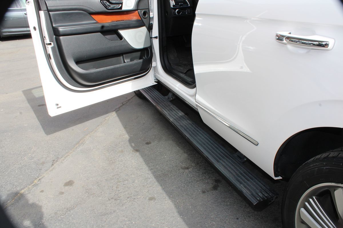 Lincoln Navigator photo 39