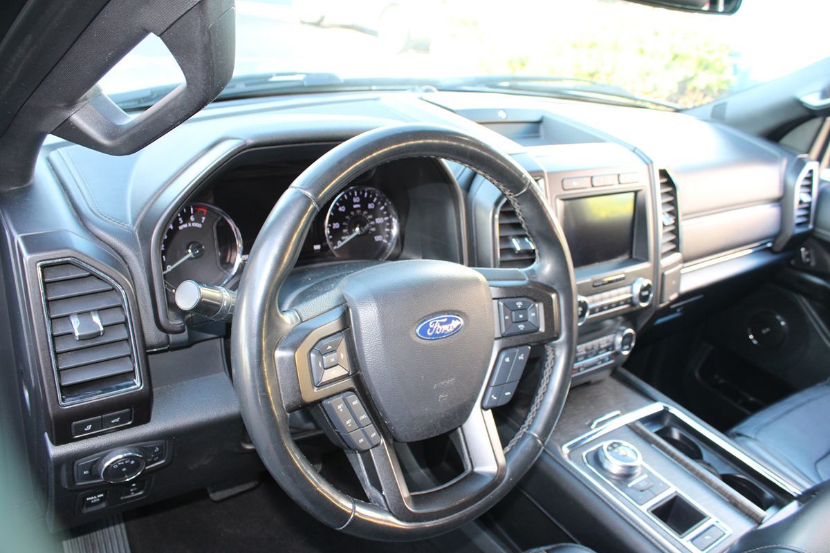 Ford Expedition photo 9