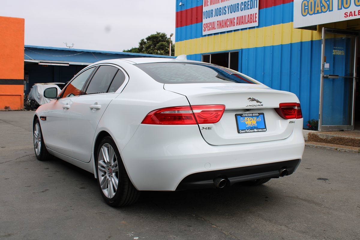 Jaguar XE photo 25