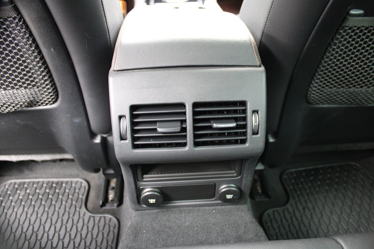 Jaguar XE photo 19
