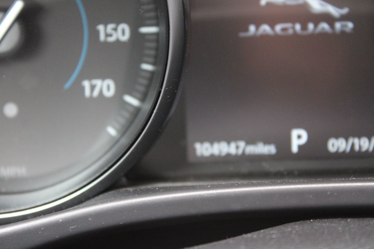 Jaguar XE photo 15