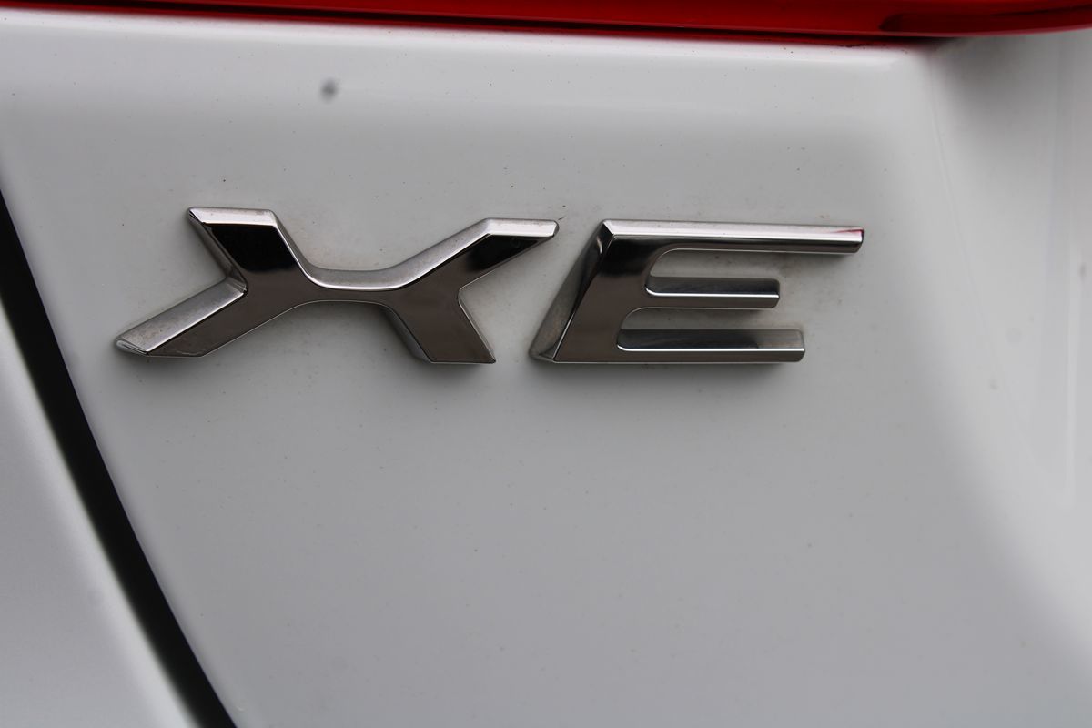 Jaguar XE photo 31
