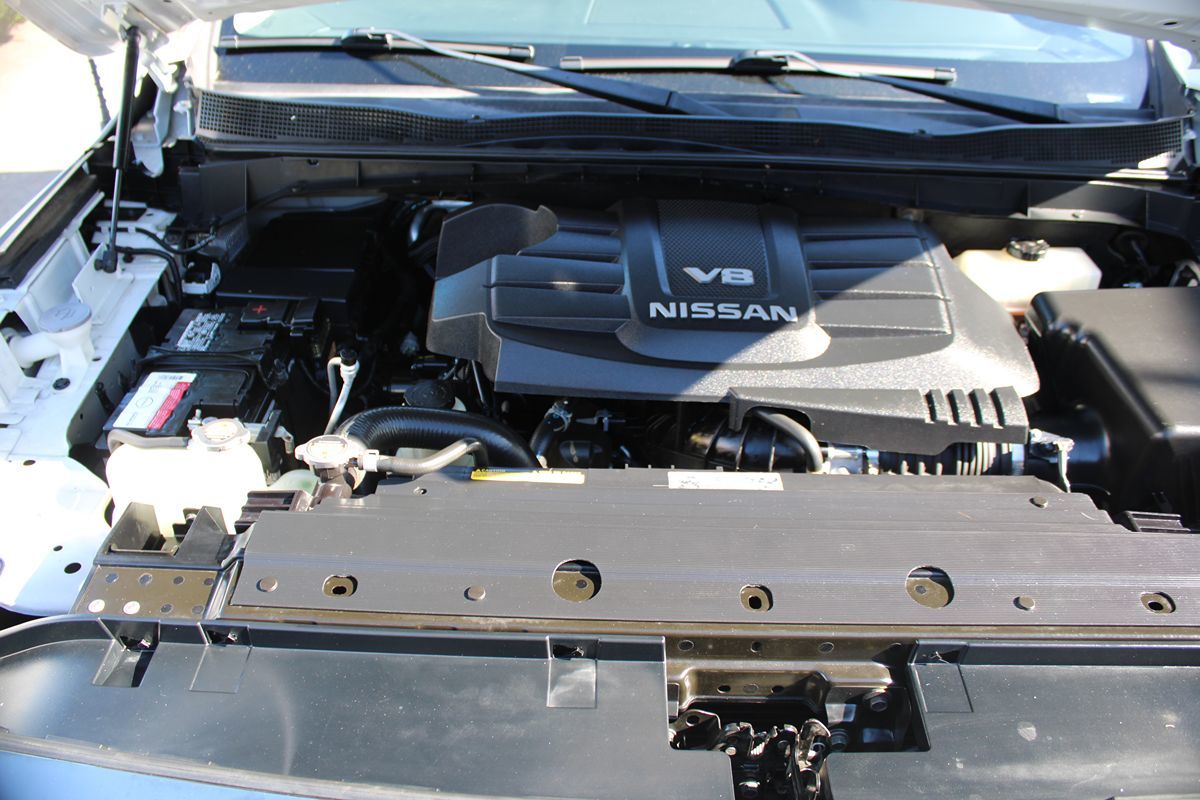 Nissan Titan photo 5