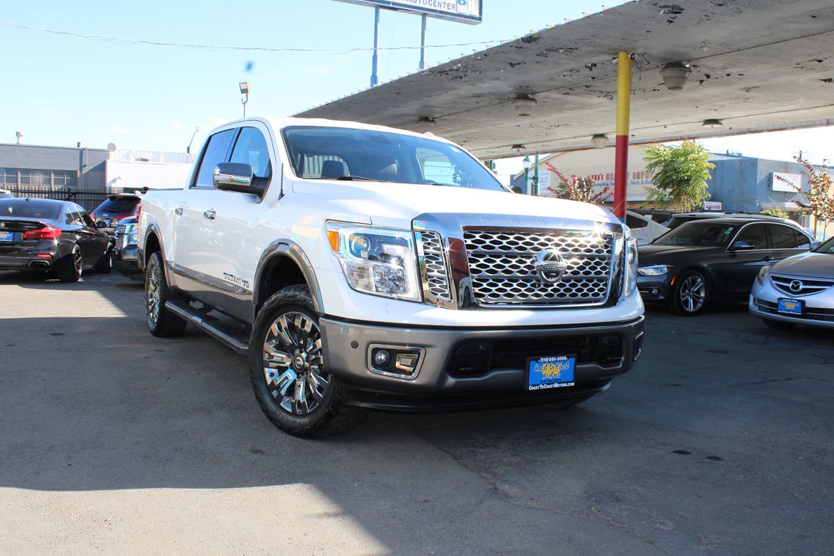 Nissan Titan photo 3