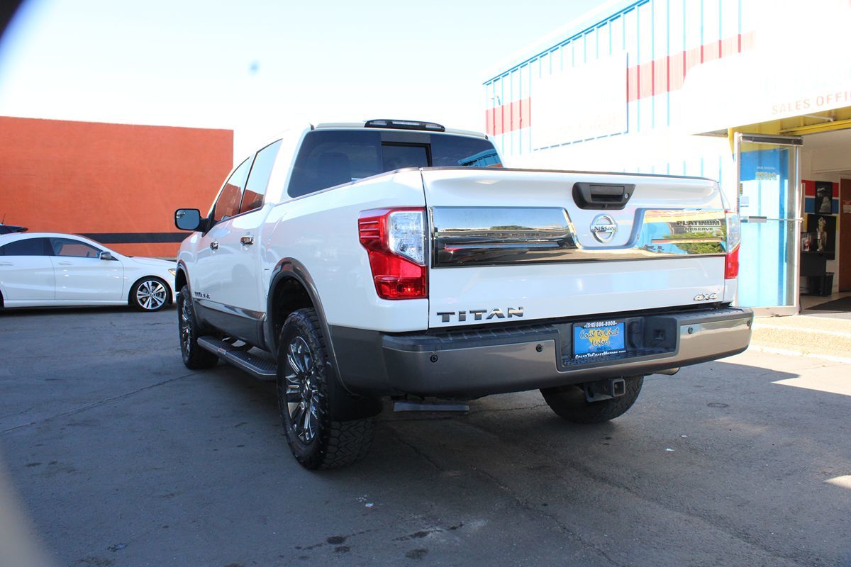 Nissan Titan photo 27