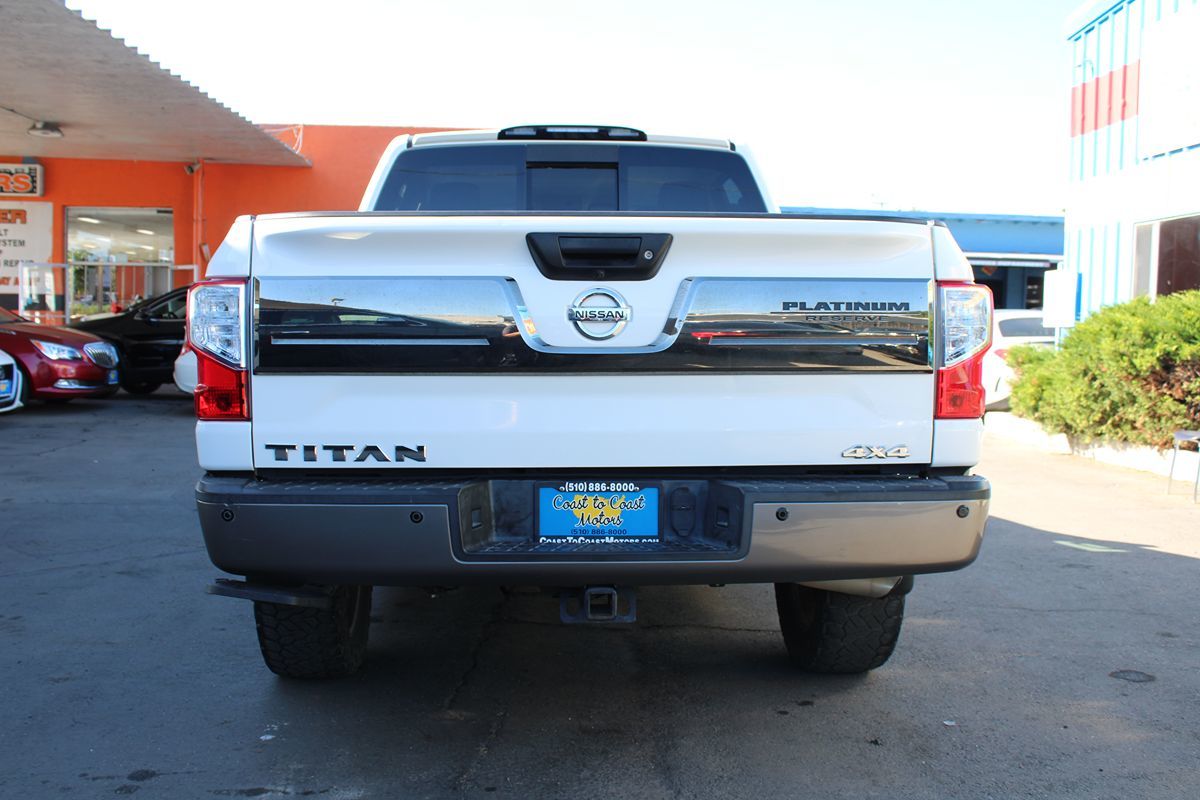 Nissan Titan photo 28