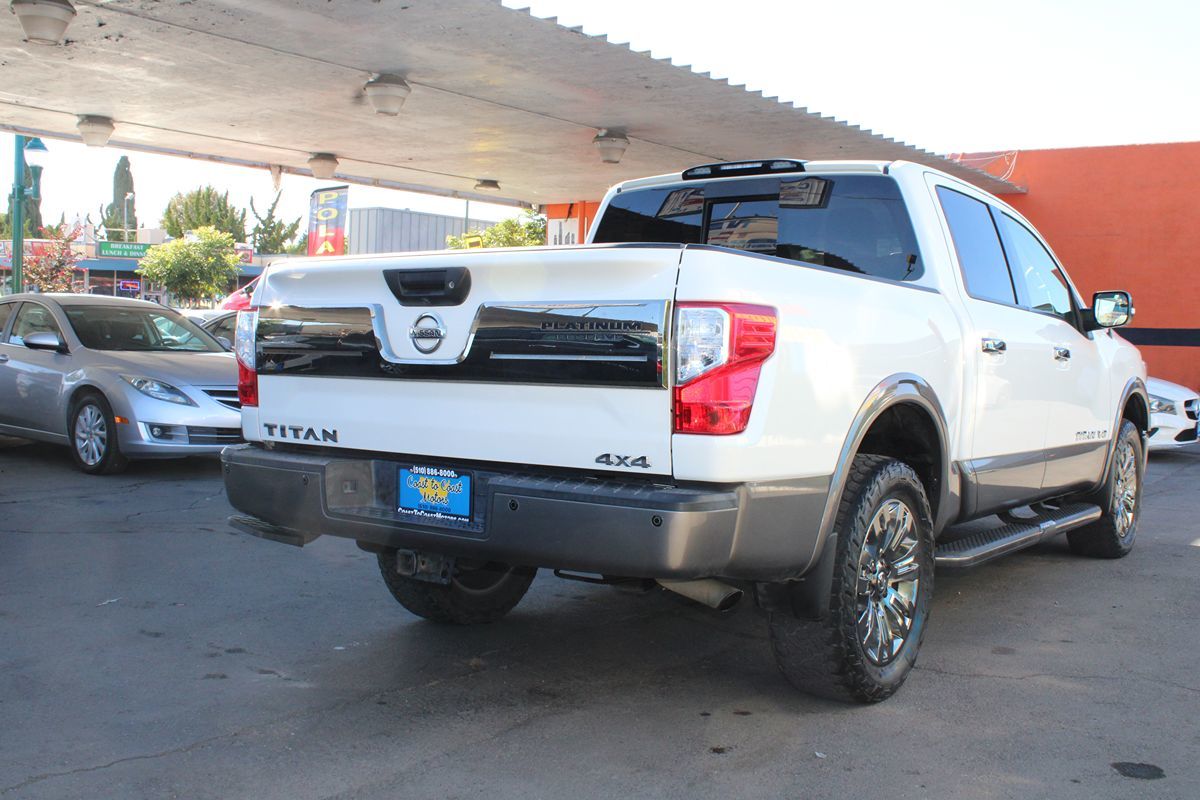 Nissan Titan photo 29