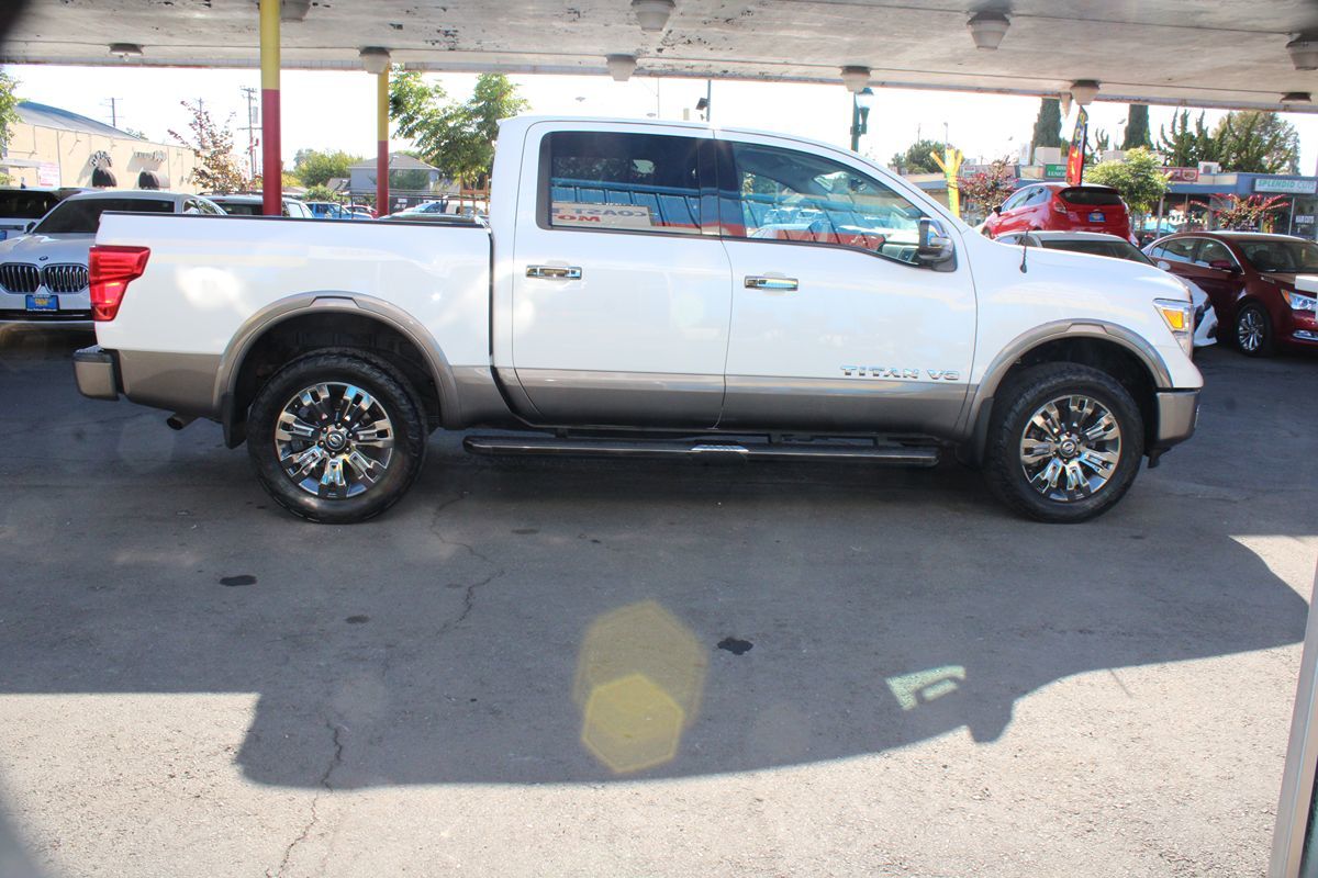Nissan Titan photo 31