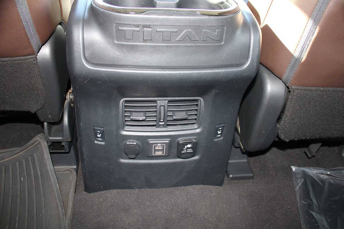 Nissan Titan photo 17