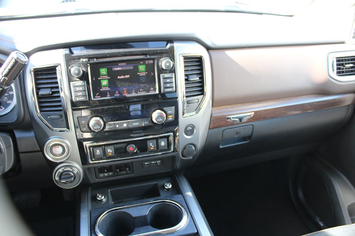 Nissan Titan photo 12