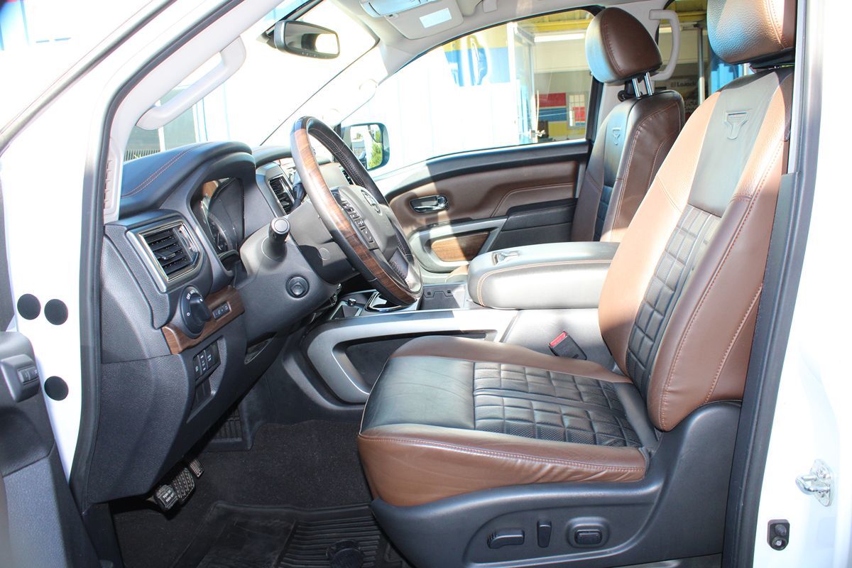 Nissan Titan photo 7