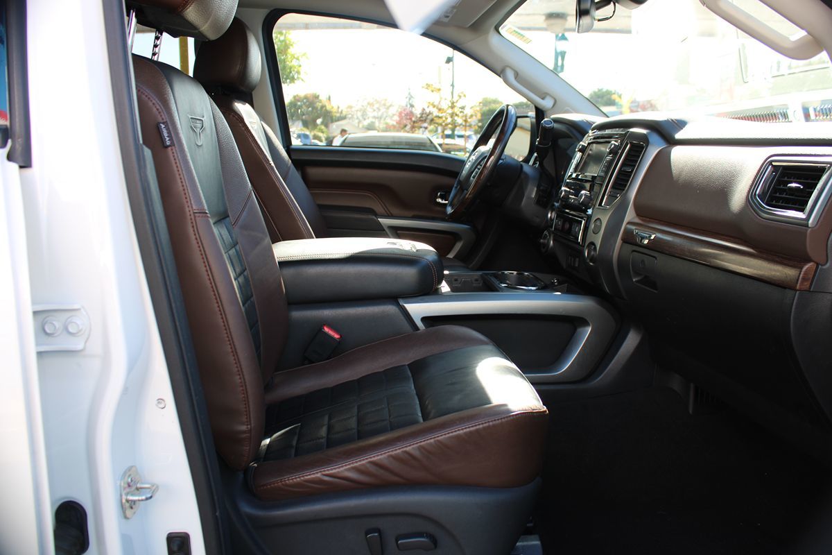 Nissan Titan photo 14