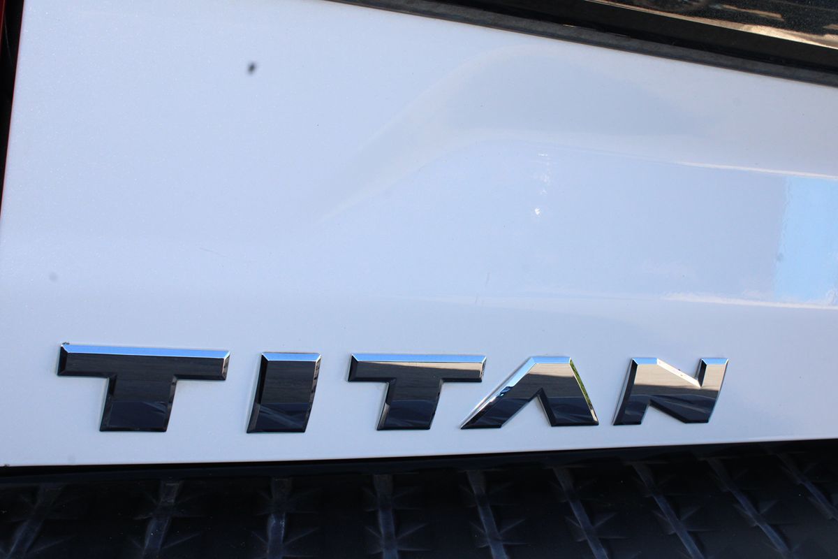 Nissan Titan photo 36